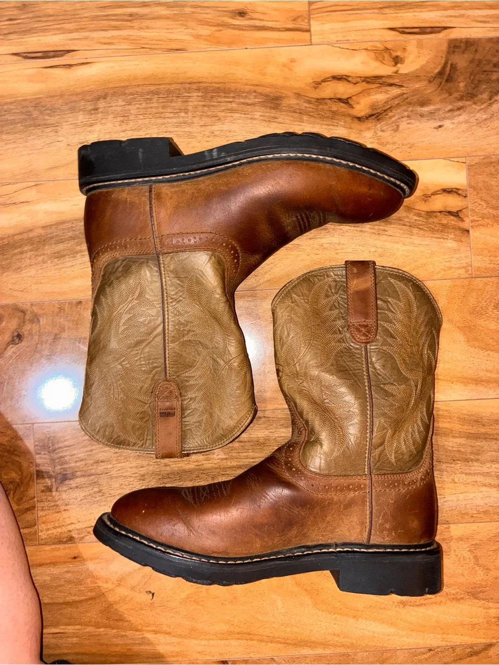 Ariat Men’s Sierra Sahara Pull-On Work Boots, round roper toe- size 10 D